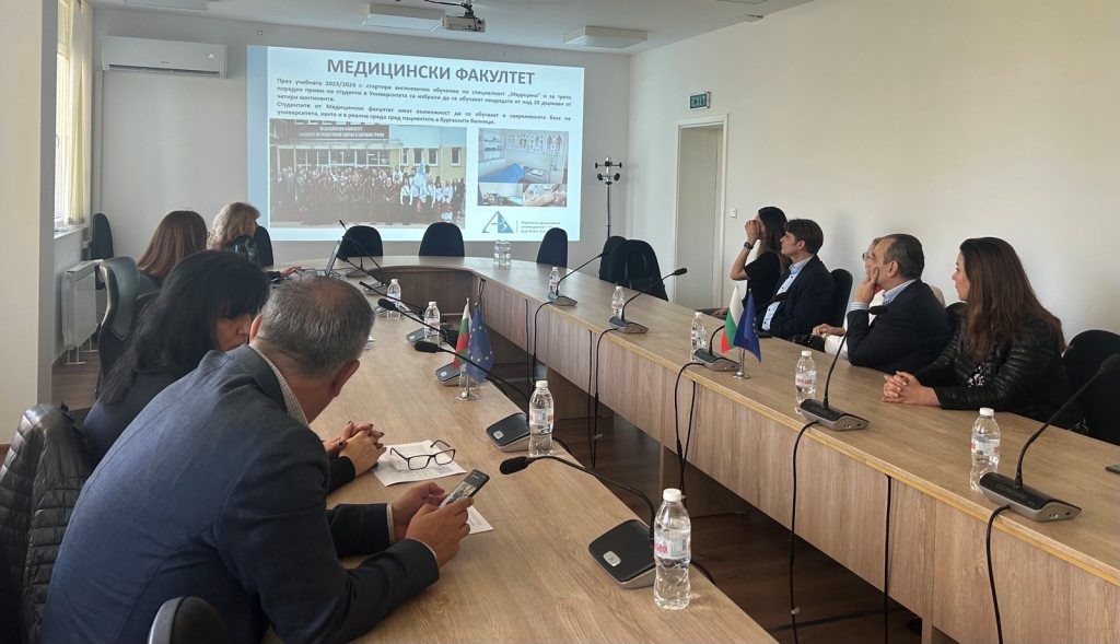 Ръководството на БСК посети Бургаския държавен университет Ръководството на БСК посети Бургаския държавен университет